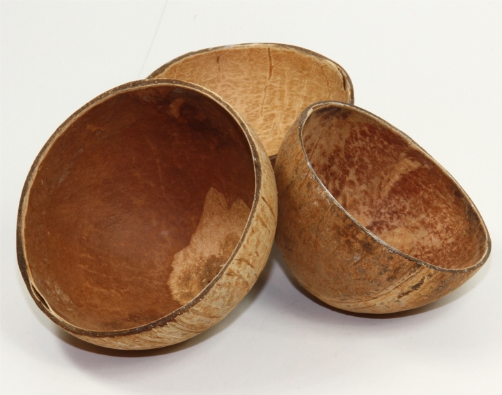 Kokosschale Becher in Natur ( ca. Ø 10-13cm )
